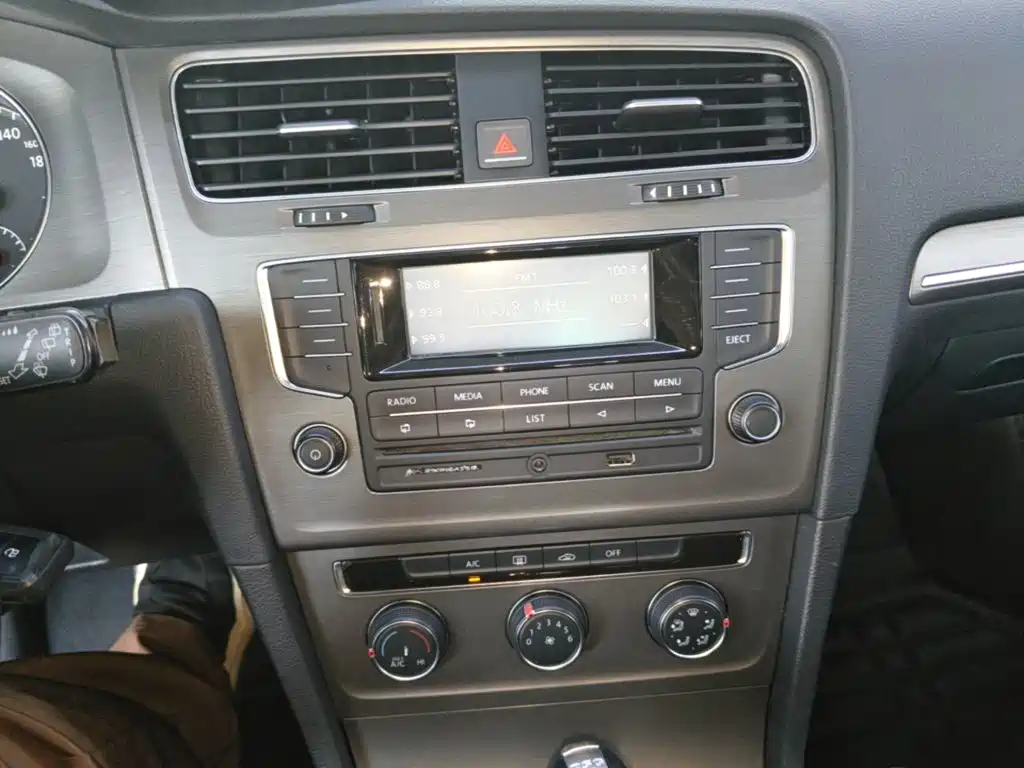 Volkswagen Golf — миниатюра 13