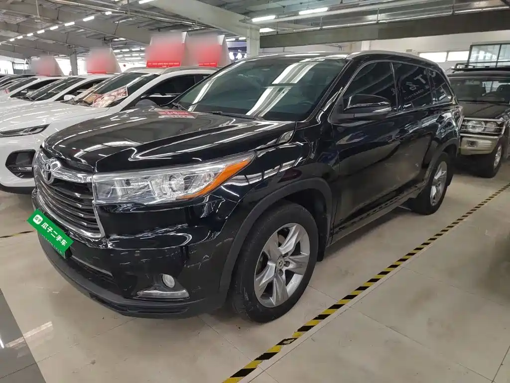 Toyota Highlander 2015 2.0T Luxury 7 мест