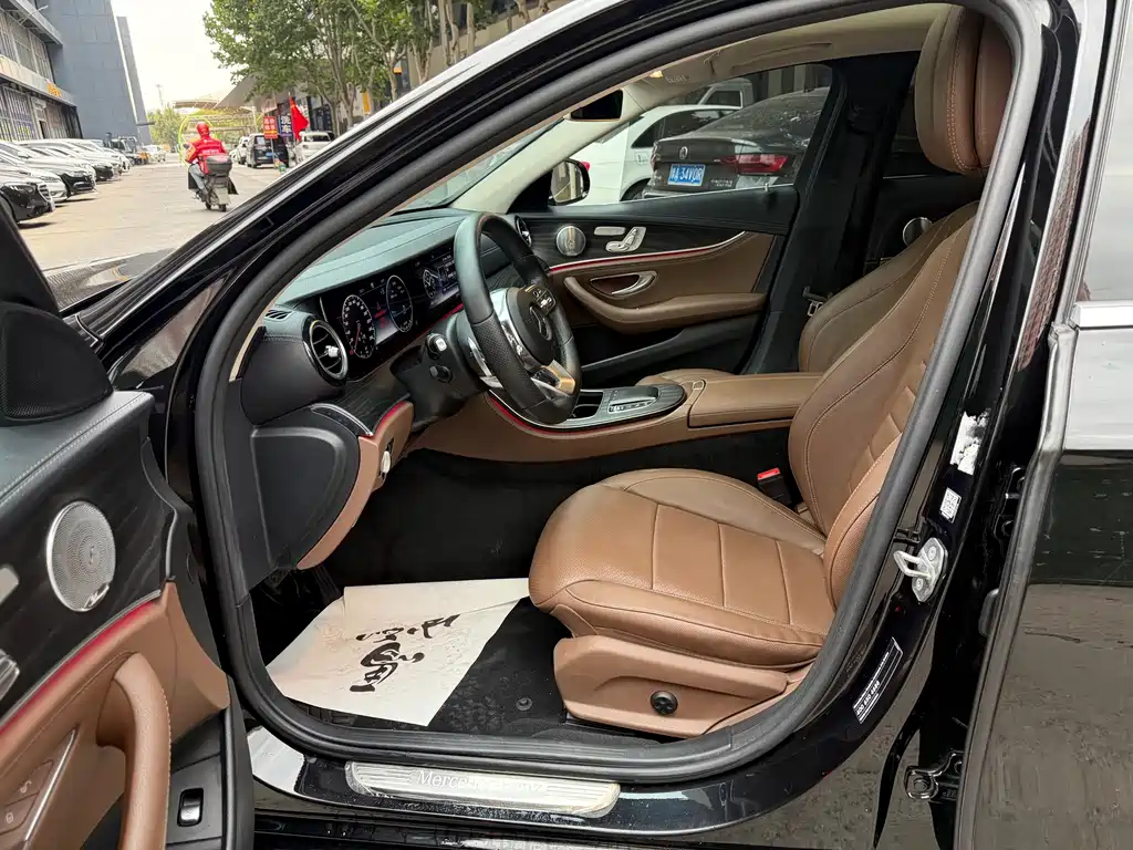 Mercedes-Benz E-Class — миниатюра 6