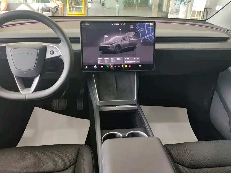 Tesla Model Y — миниатюра 13