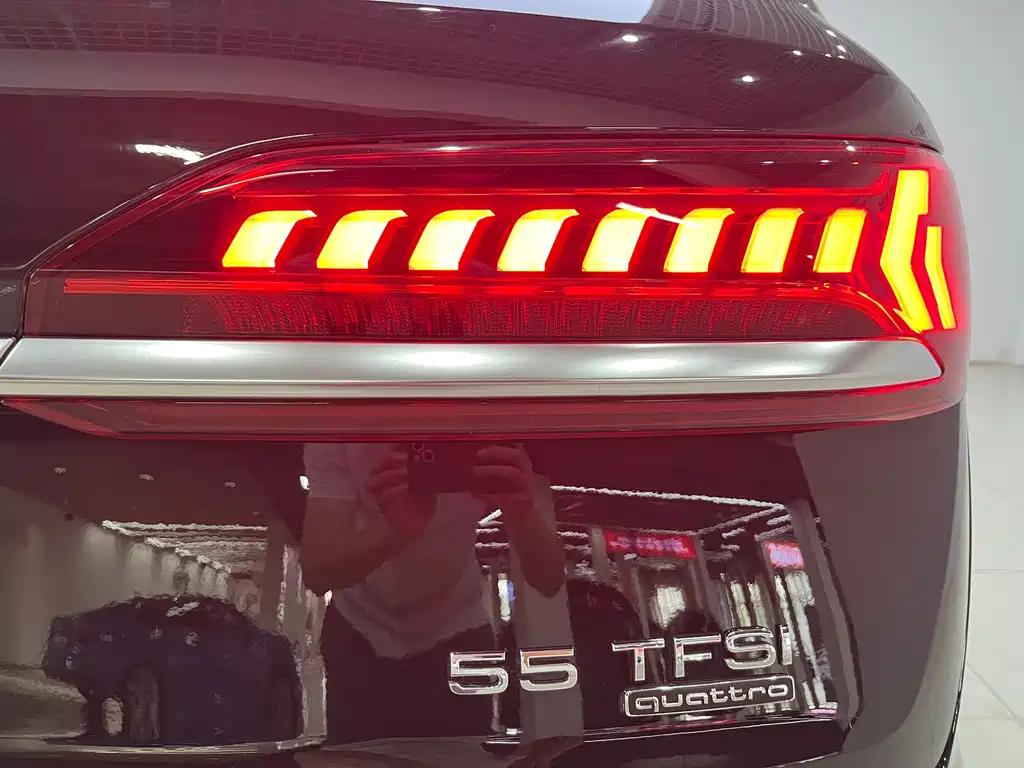 Audi Q7 — миниатюра 18