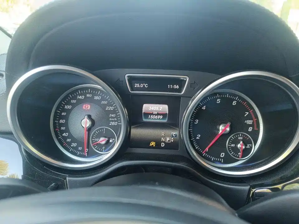Mercedes-Benz GLE (Import) — миниатюра 5