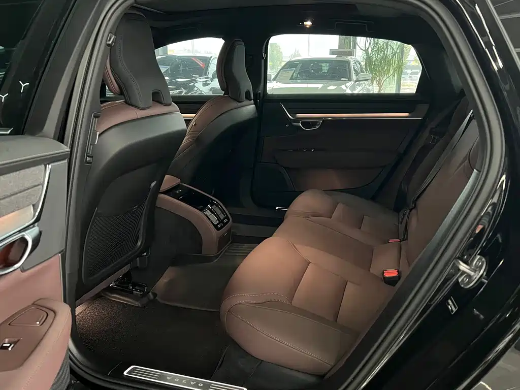 Volvo S90 — миниатюра 5