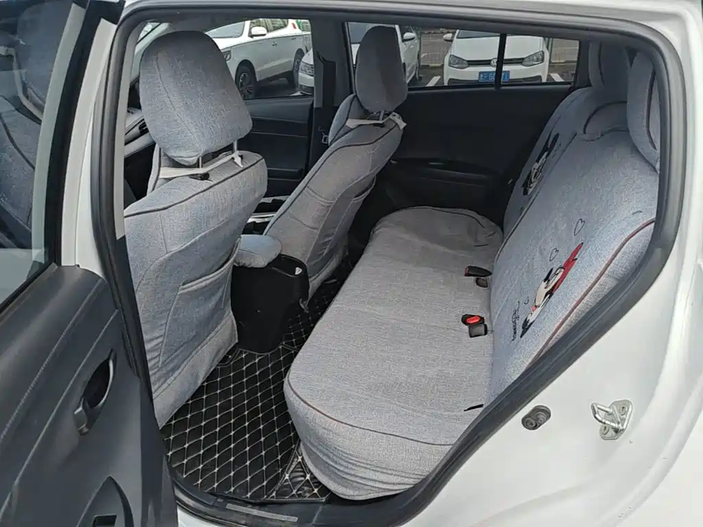 Toyota Yaris L — миниатюра 17