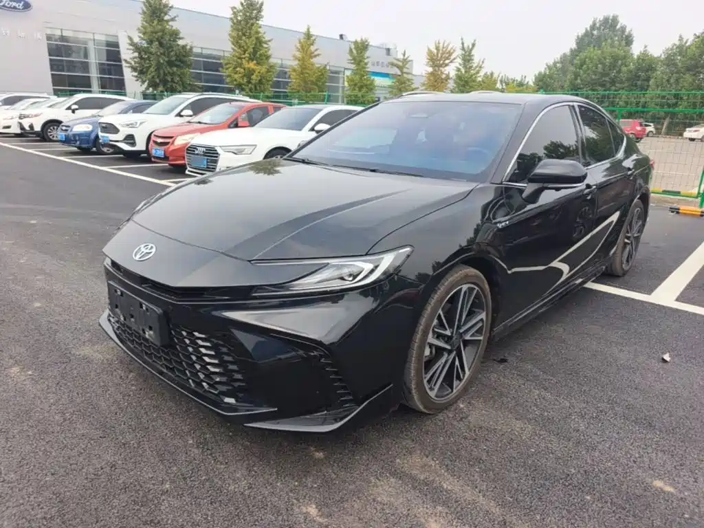Toyota Camry — миниатюра 2