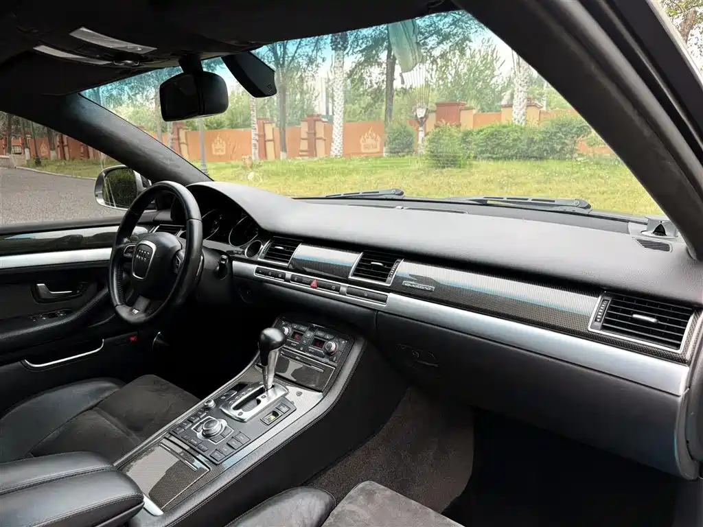 Audi S8 — миниатюра 18
