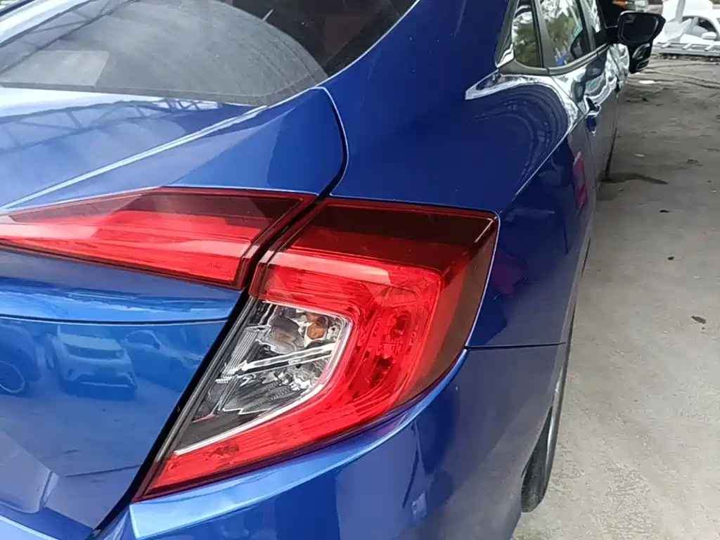 Honda Civic — миниатюра 8