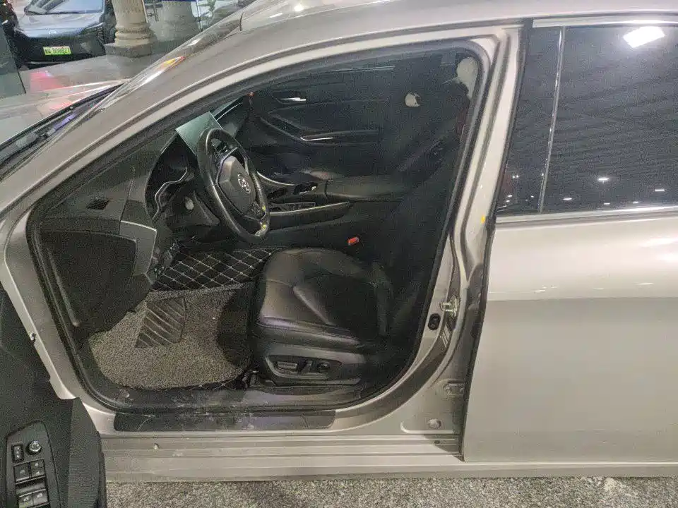 Toyota Avalon — миниатюра 3