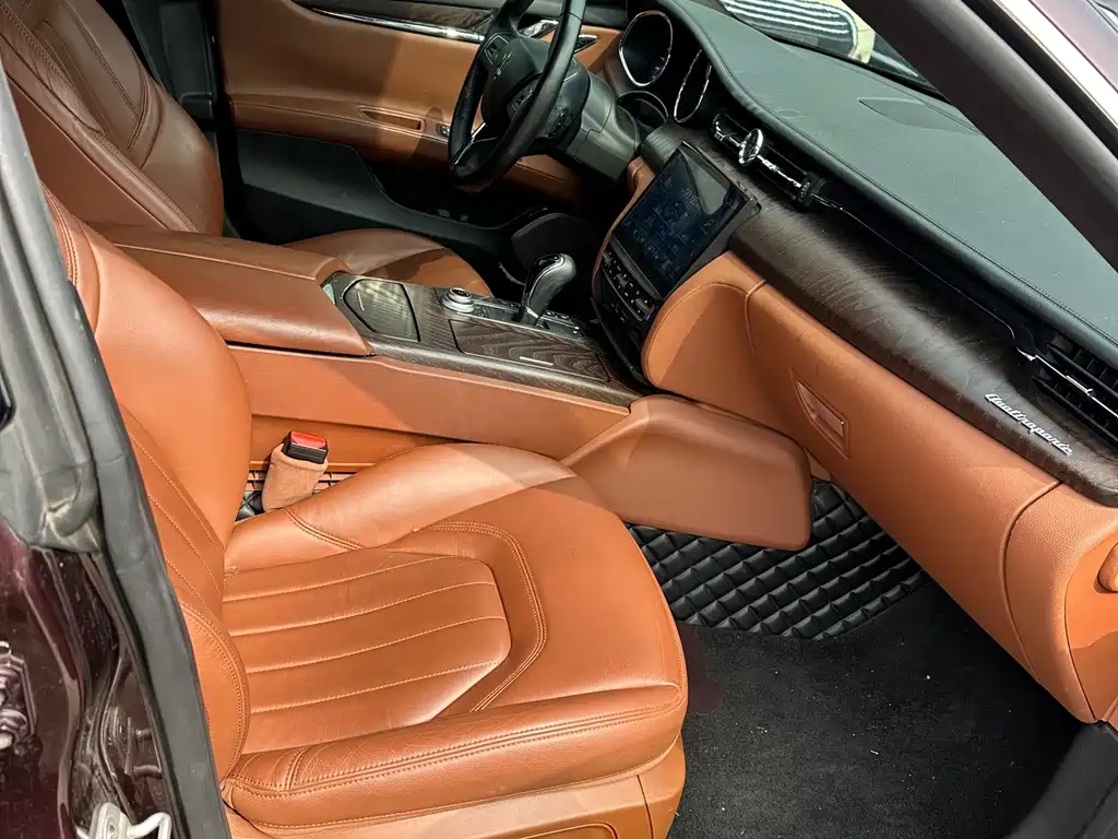 Maserati Quattroporte — миниатюра 10