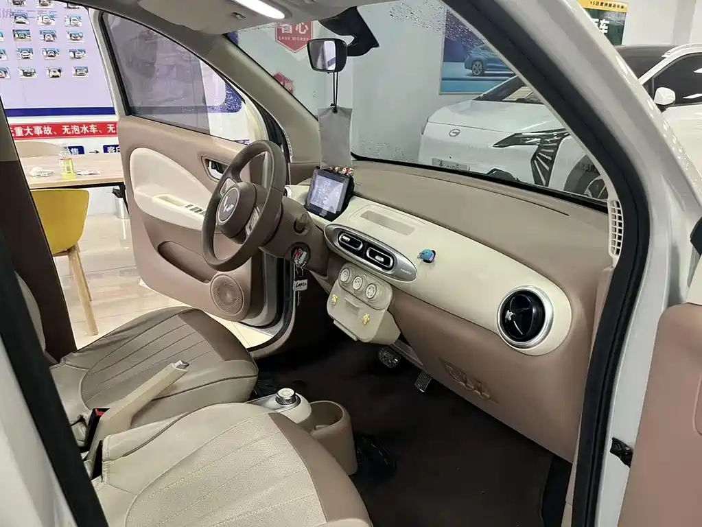 Wuling MINIEV — миниатюра 8