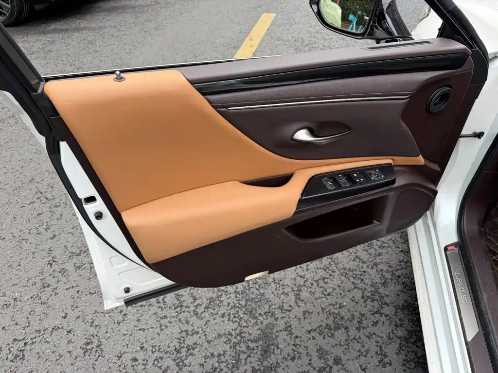 Lexus ES — миниатюра 6