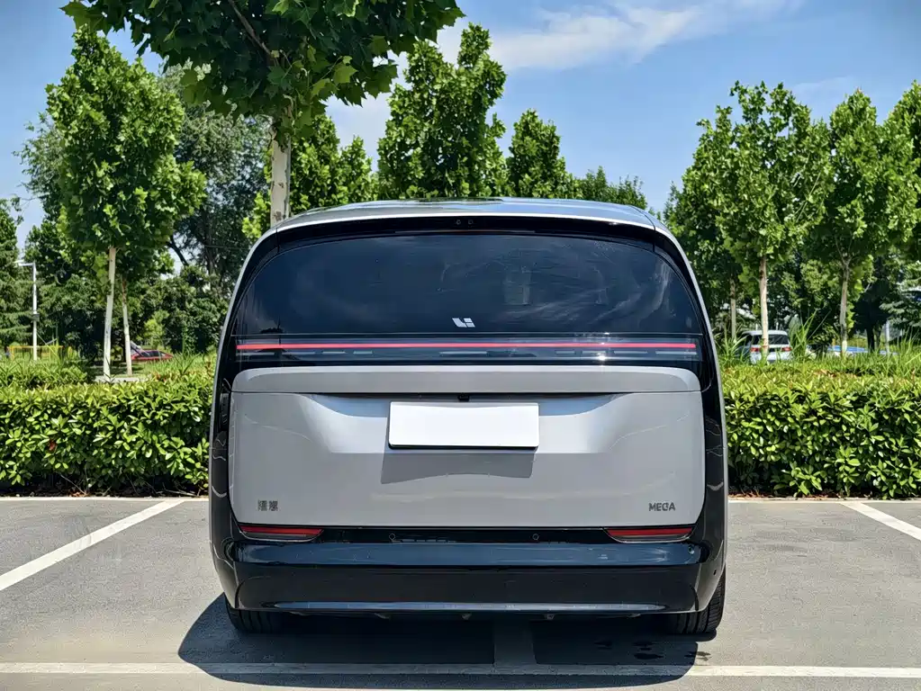 Li Auto MEGA 2025 Home