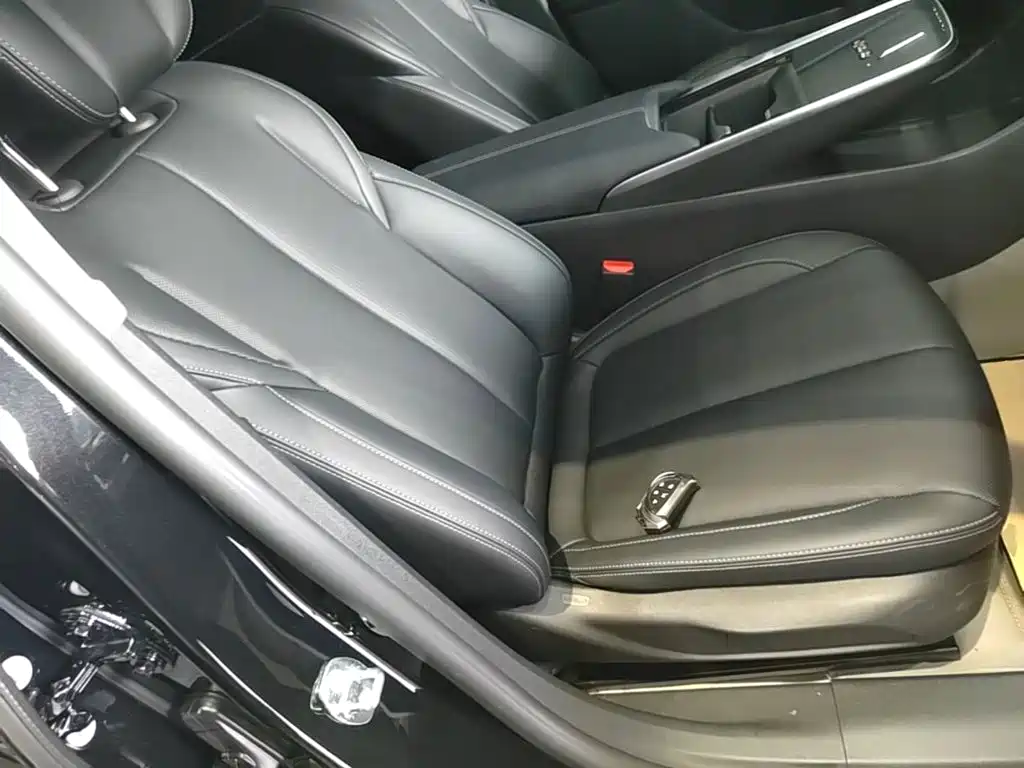 Buick LaCrosse — миниатюра 25
