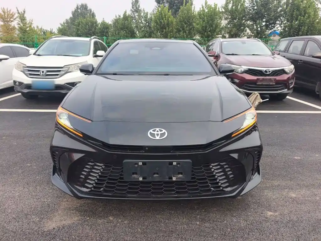 Toyota Camry — миниатюра 3