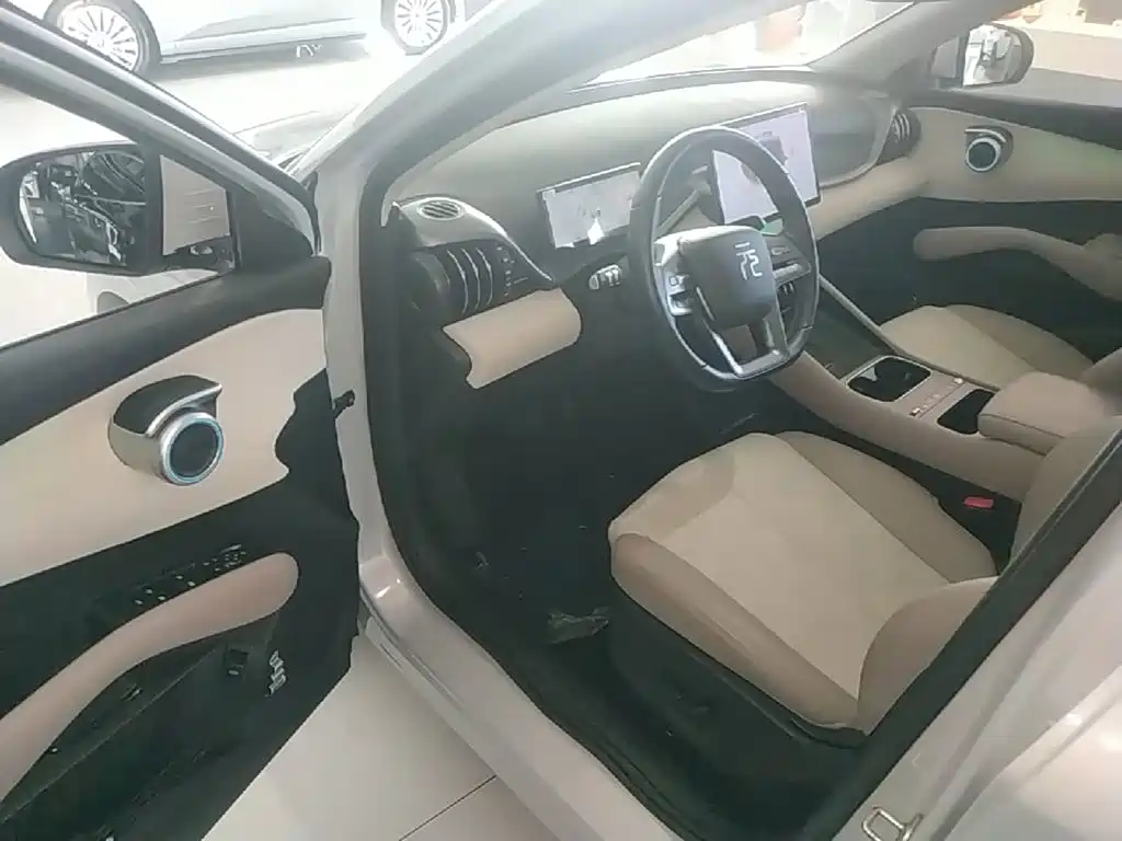 BYD Yuan Plus — миниатюра 16