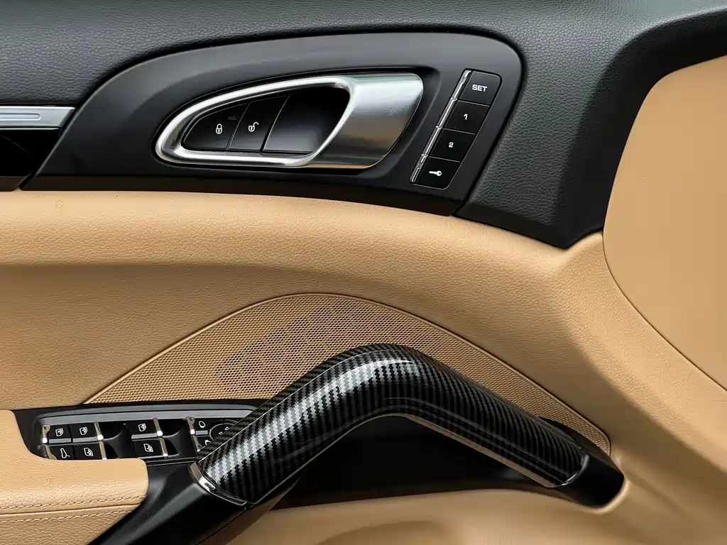 Porsche Cayenne — миниатюра 8