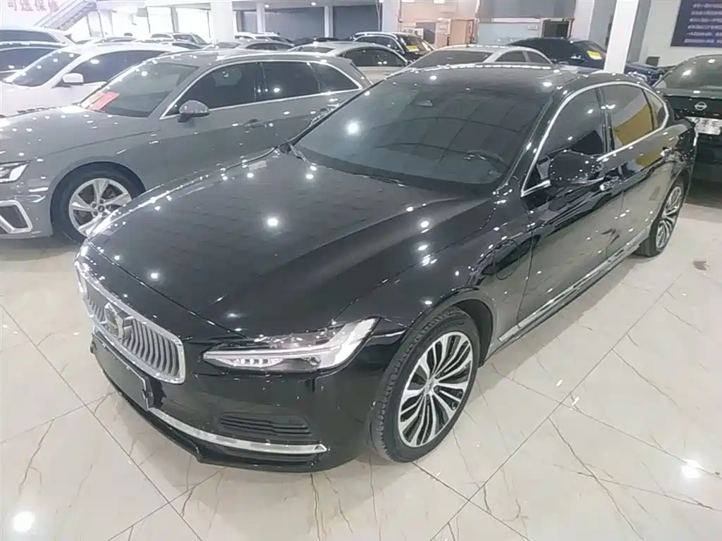 Volvo S90 PHEV 2023