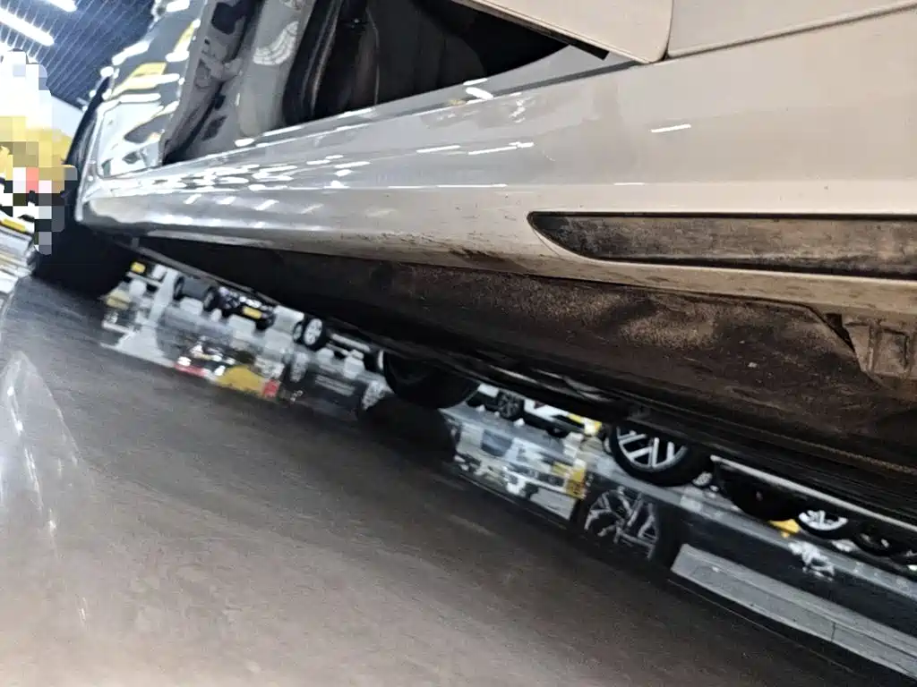 BMW 5 Series — миниатюра 21
