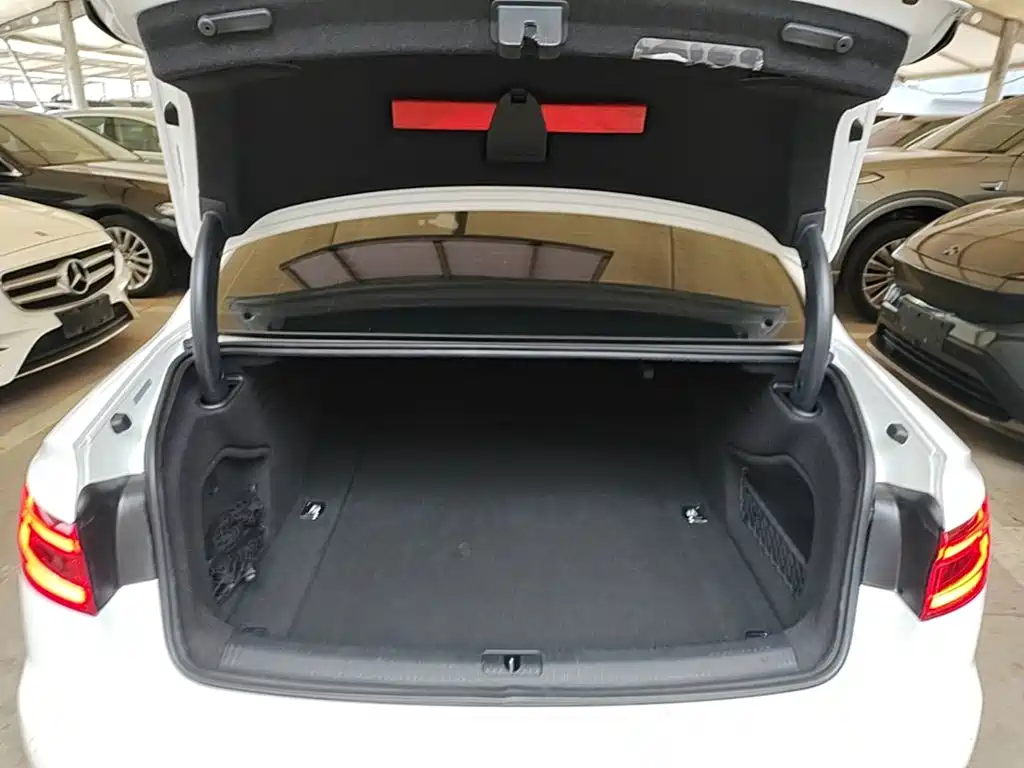 Audi A4L — миниатюра 19