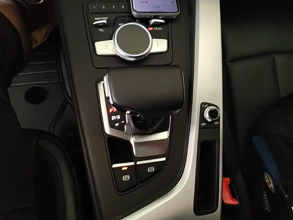 Audi A4L — миниатюра 14