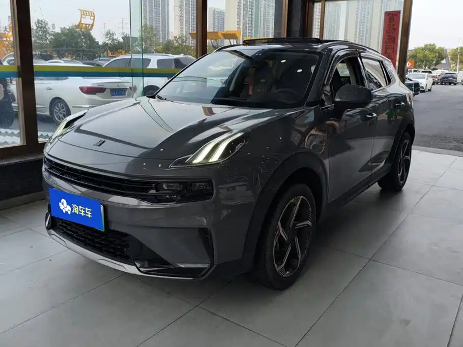 Lynk & Co 06 EM-P