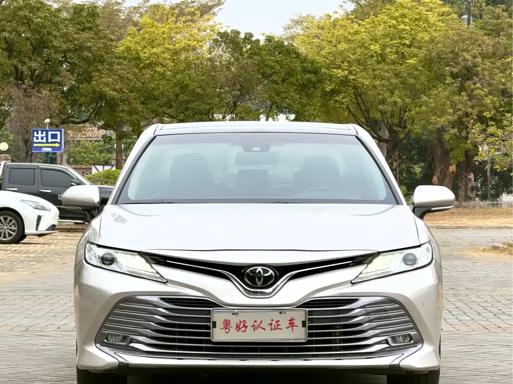 TOYOTA CAMRY