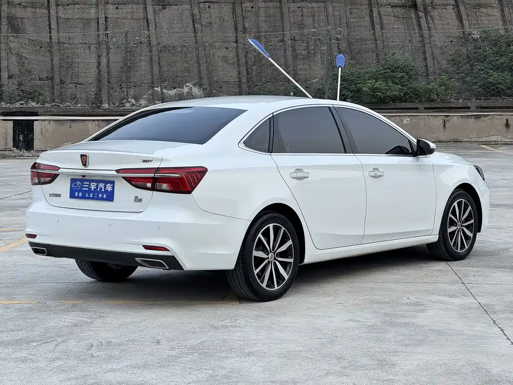 Roewe i6 Classic — миниатюра 4