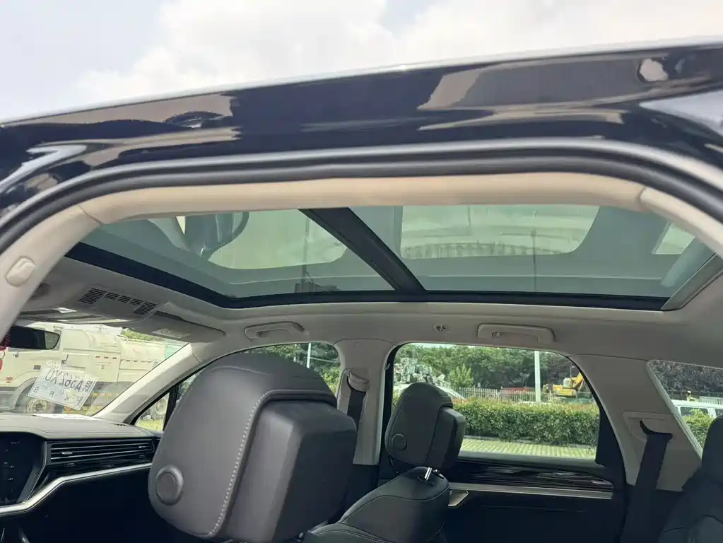 Volkswagen Touareg — миниатюра 19