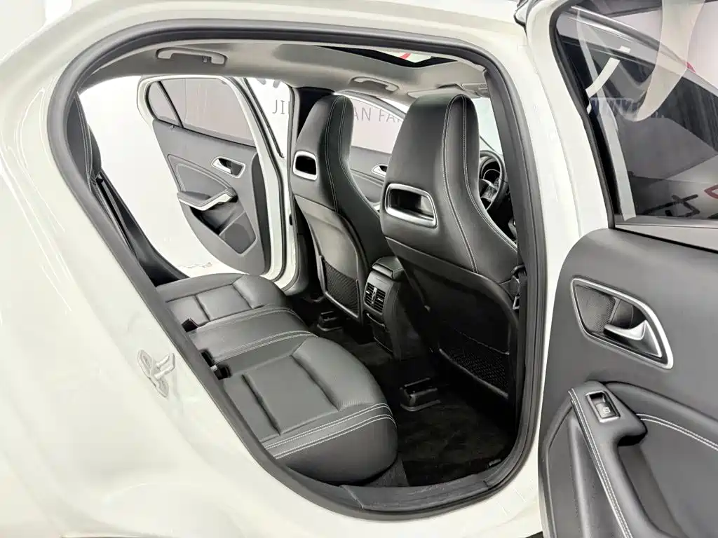Mercedes-Benz GLA — миниатюра 14