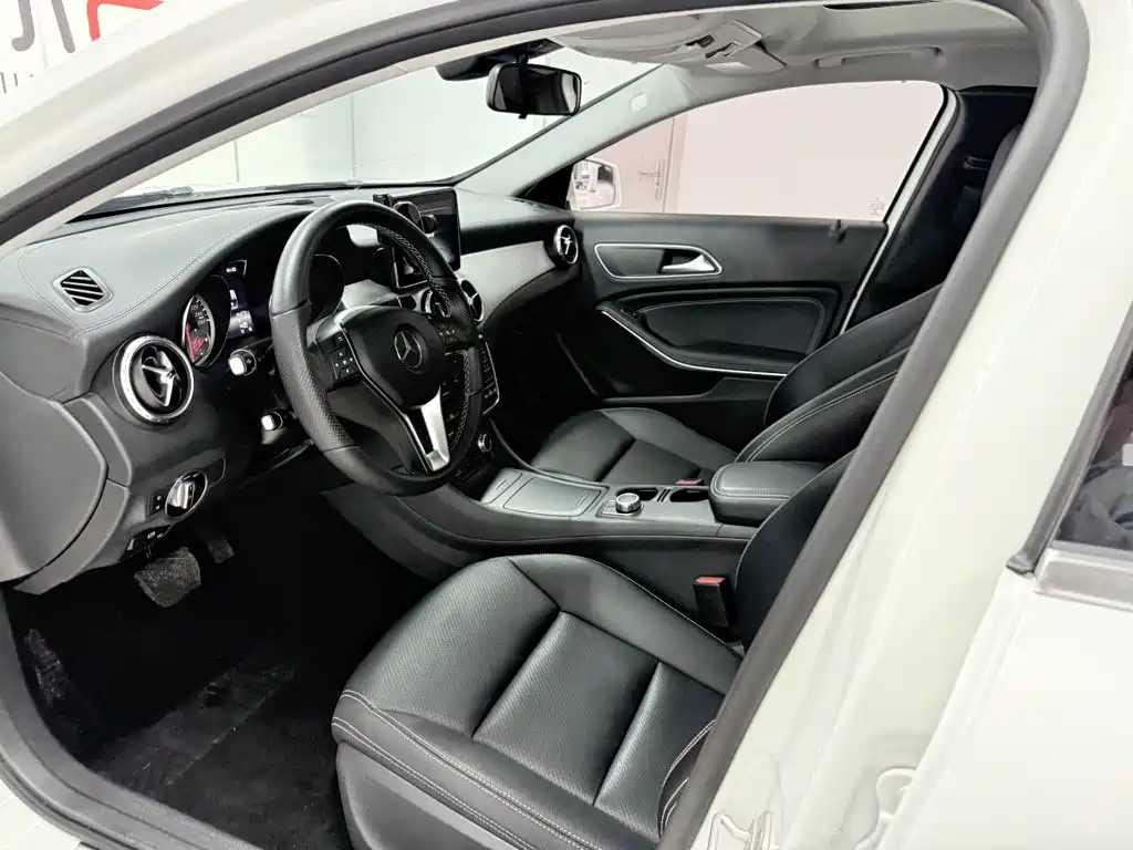 Mercedes-Benz GLA — миниатюра 8