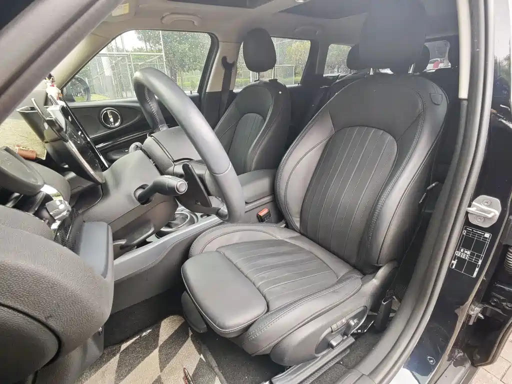 MINI Mini Clubman — миниатюра 10