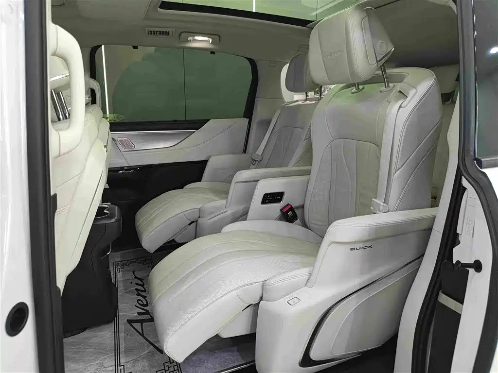 Buick GL8 Hybrid — миниатюра 6