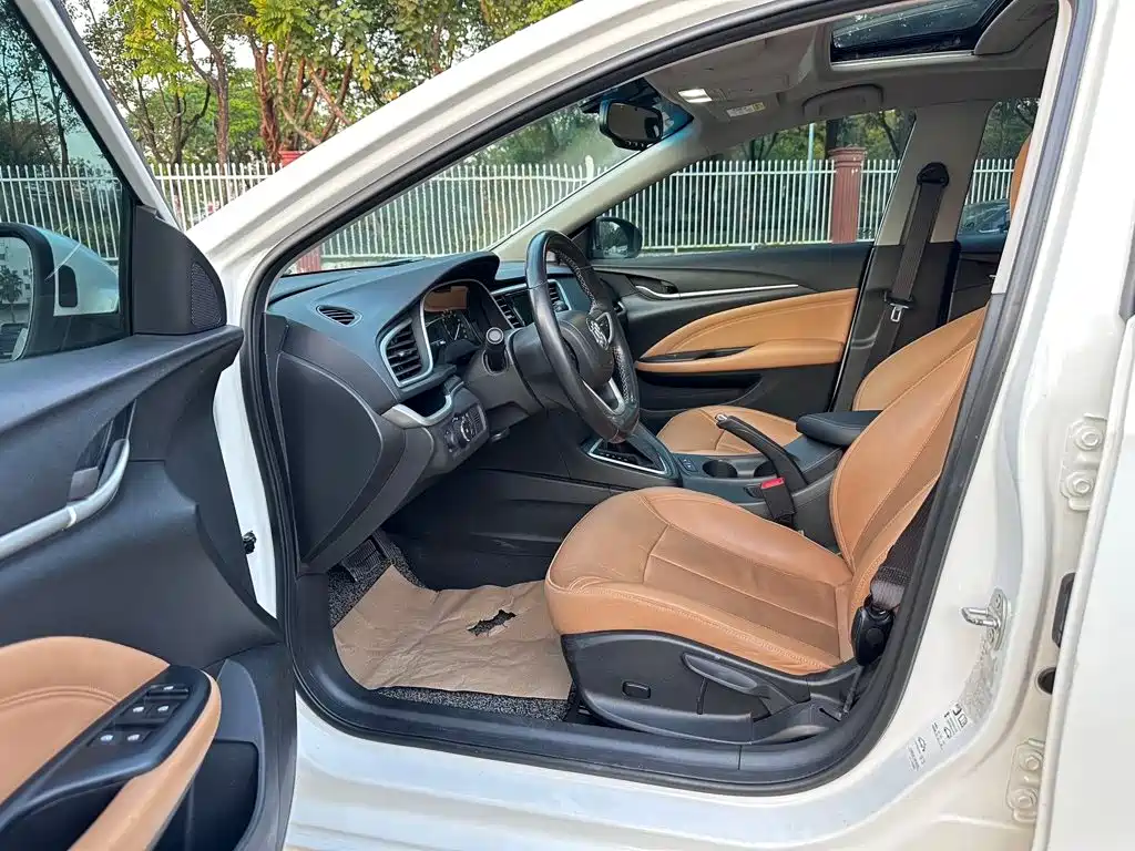 Buick Excelle — миниатюра 4