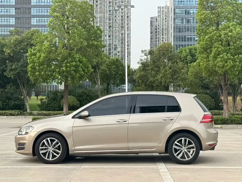 Volkswagen Golf — миниатюра 3