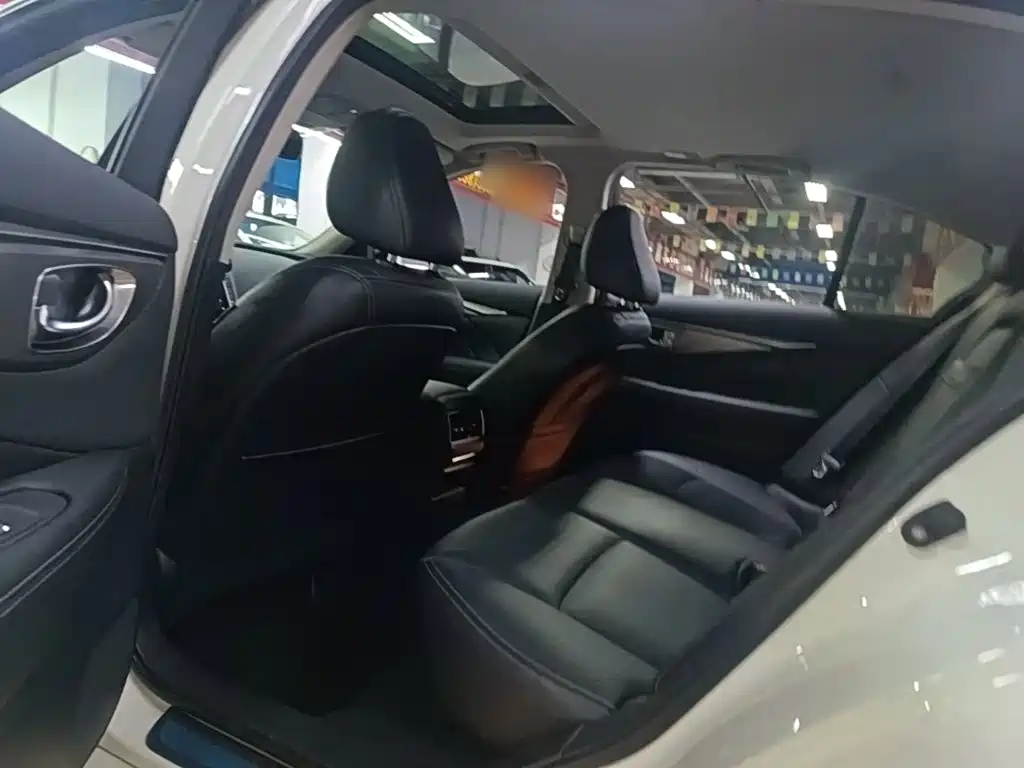 Infiniti Q50L — миниатюра 17