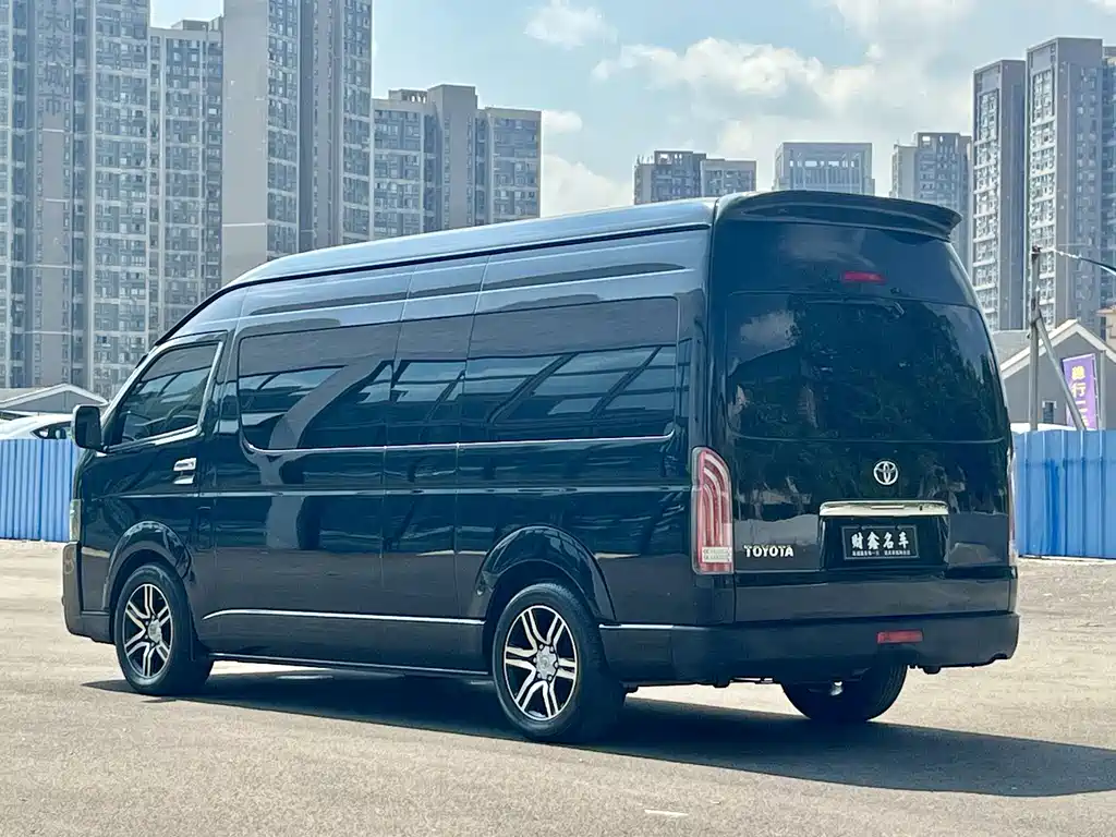 Toyota Hiace — миниатюра 13