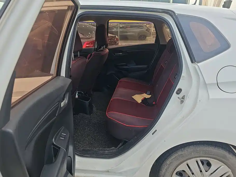 Honda Fit — миниатюра 11