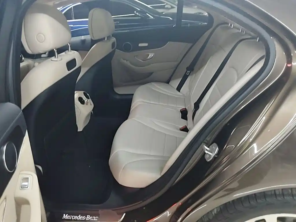Mercedes-Benz C-Class — миниатюра 17