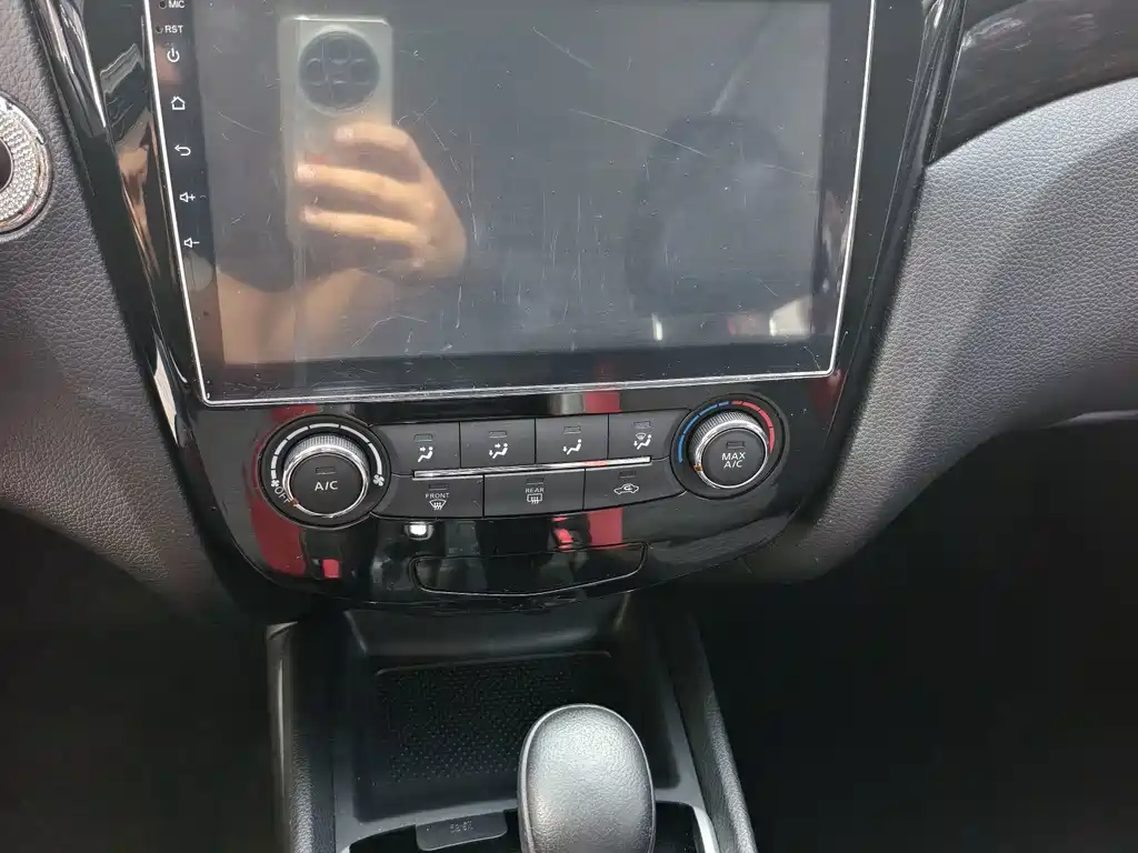 Nissan Qashqai — миниатюра 13