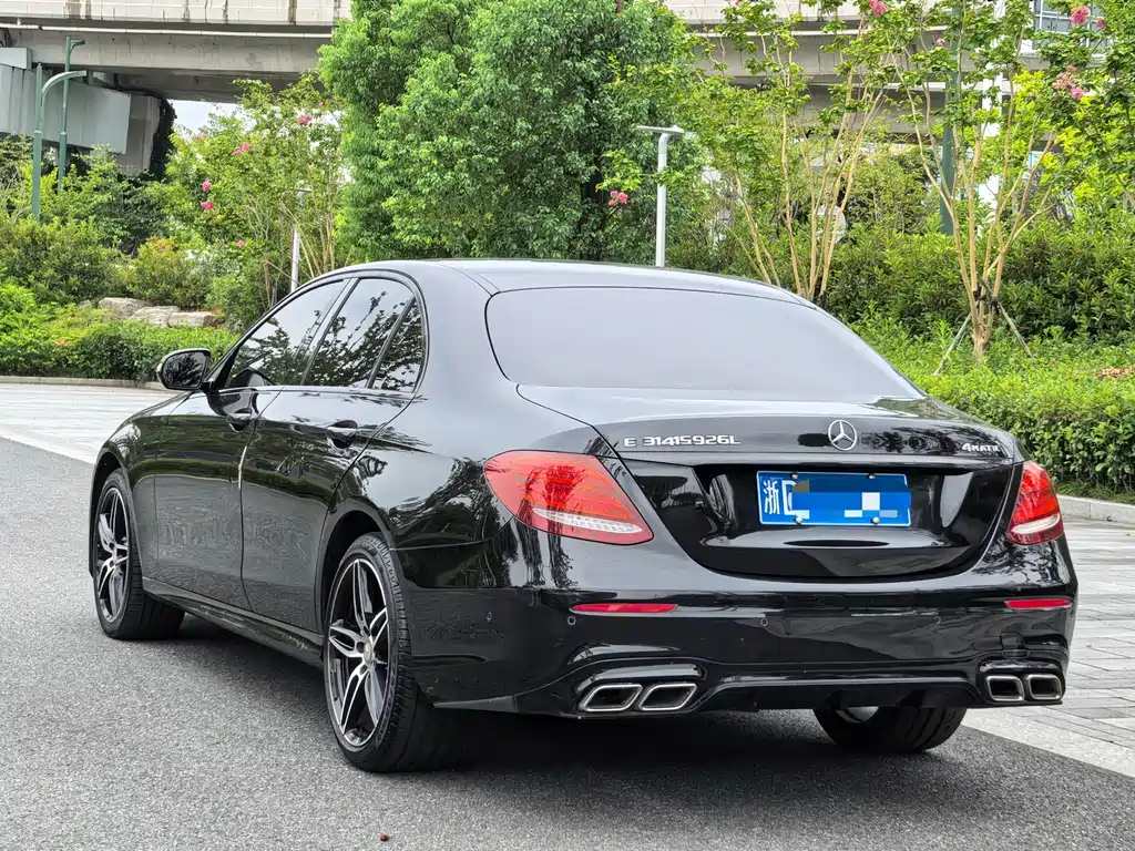 MERCEDES-BENZ E CLASS