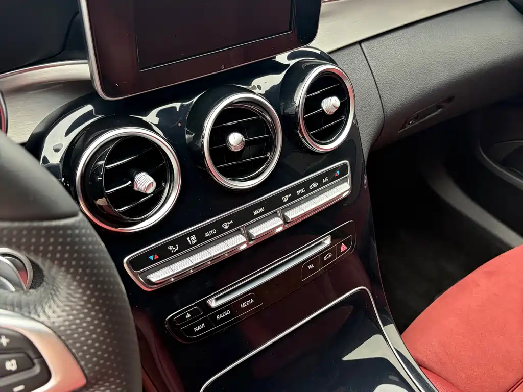 Mercedes-Benz C-Class — миниатюра 16