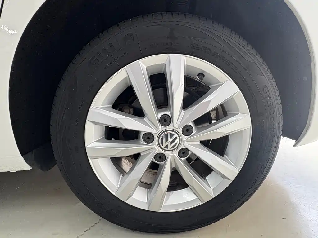 Volkswagen Touran — миниатюра 9
