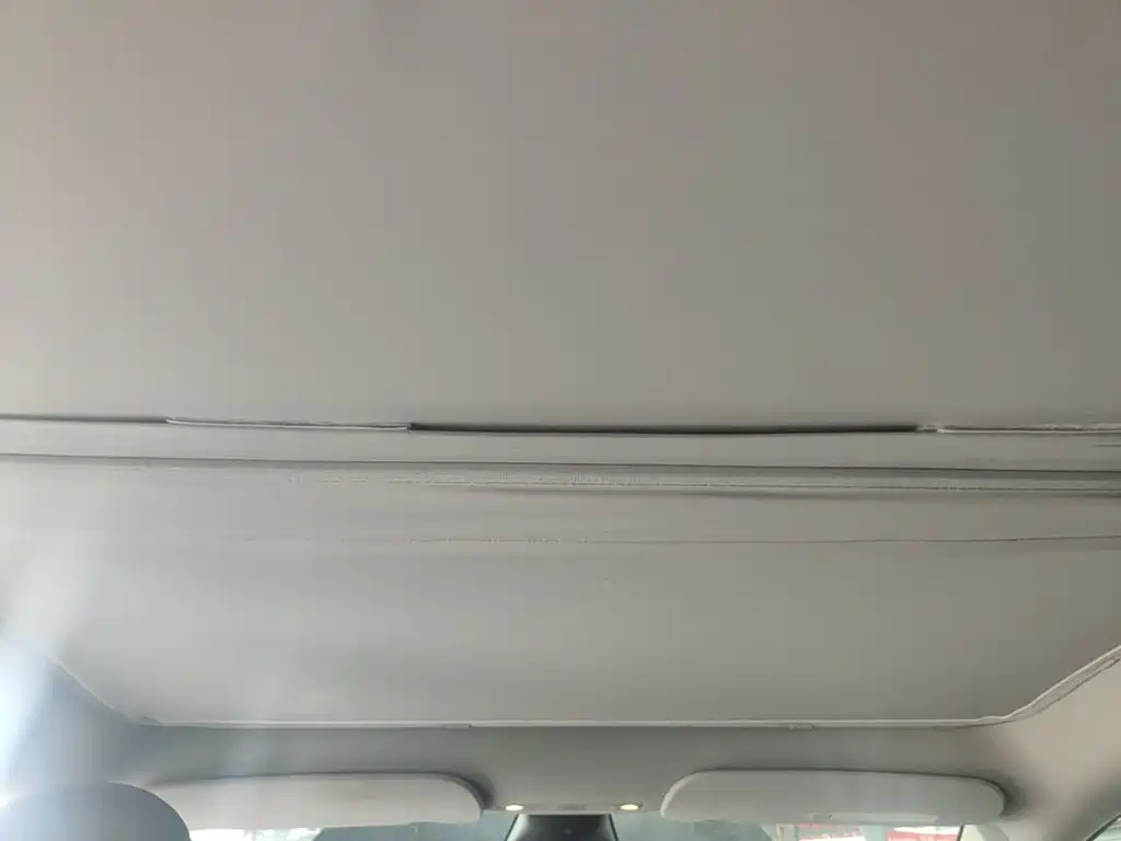 Tesla Model Y — миниатюра 18