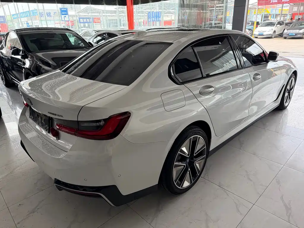 BMW i3 — миниатюра 9