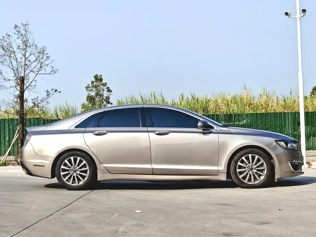 LINCOLN MKZ