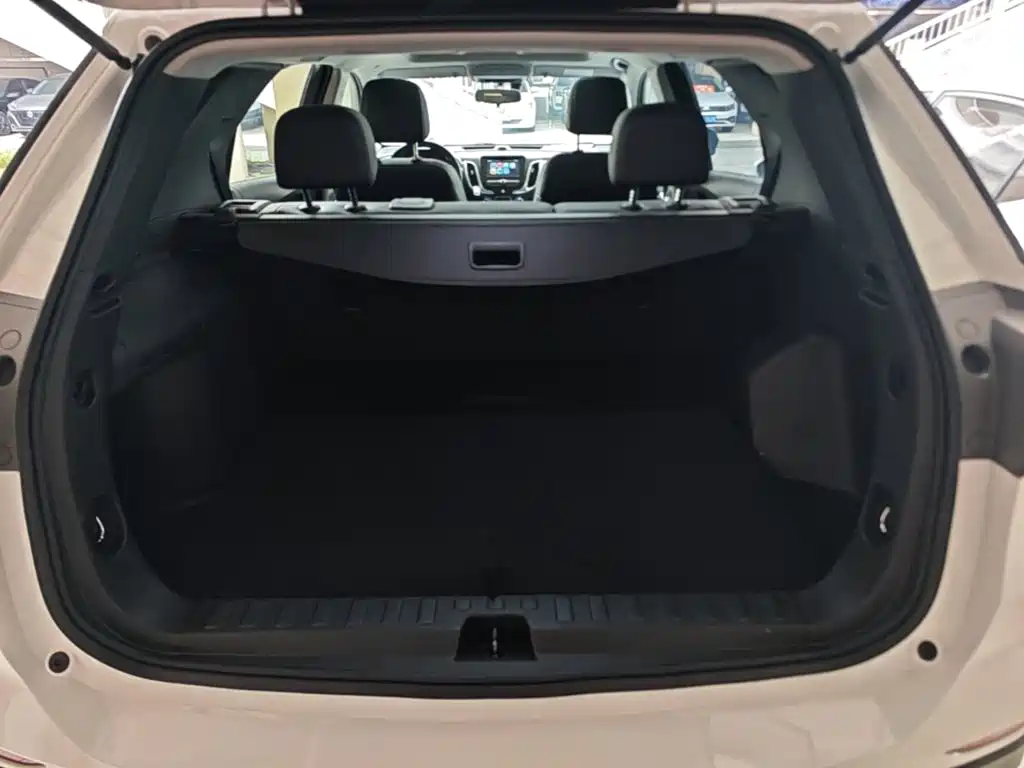 Chevrolet Equinox — миниатюра 19