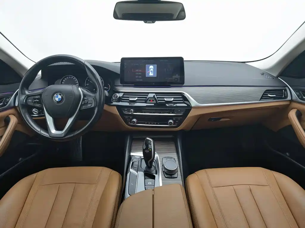 BMW 5 Series — миниатюра 5