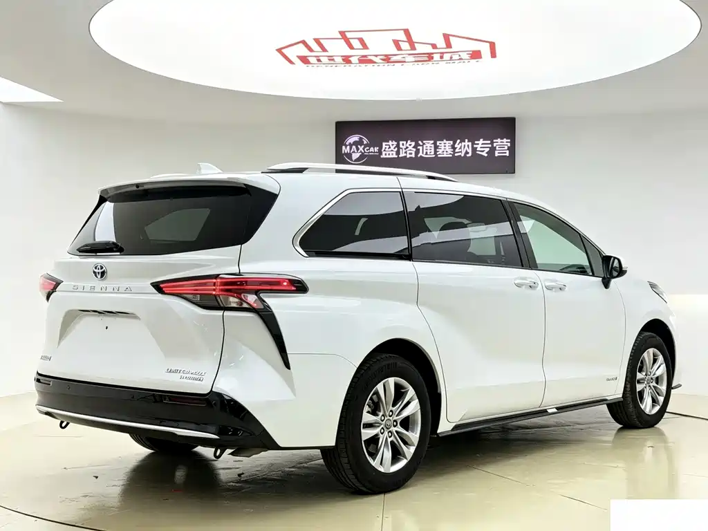 Toyota Sienna — миниатюра 9