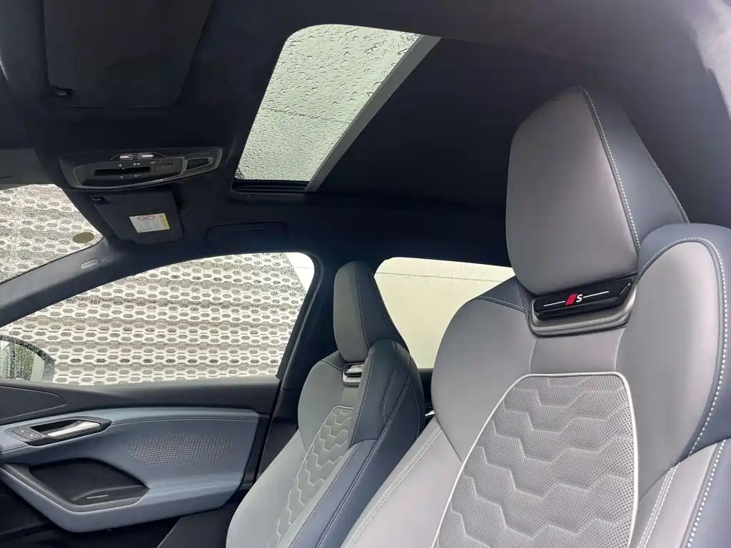 Audi Q6L e-tron — миниатюра 11