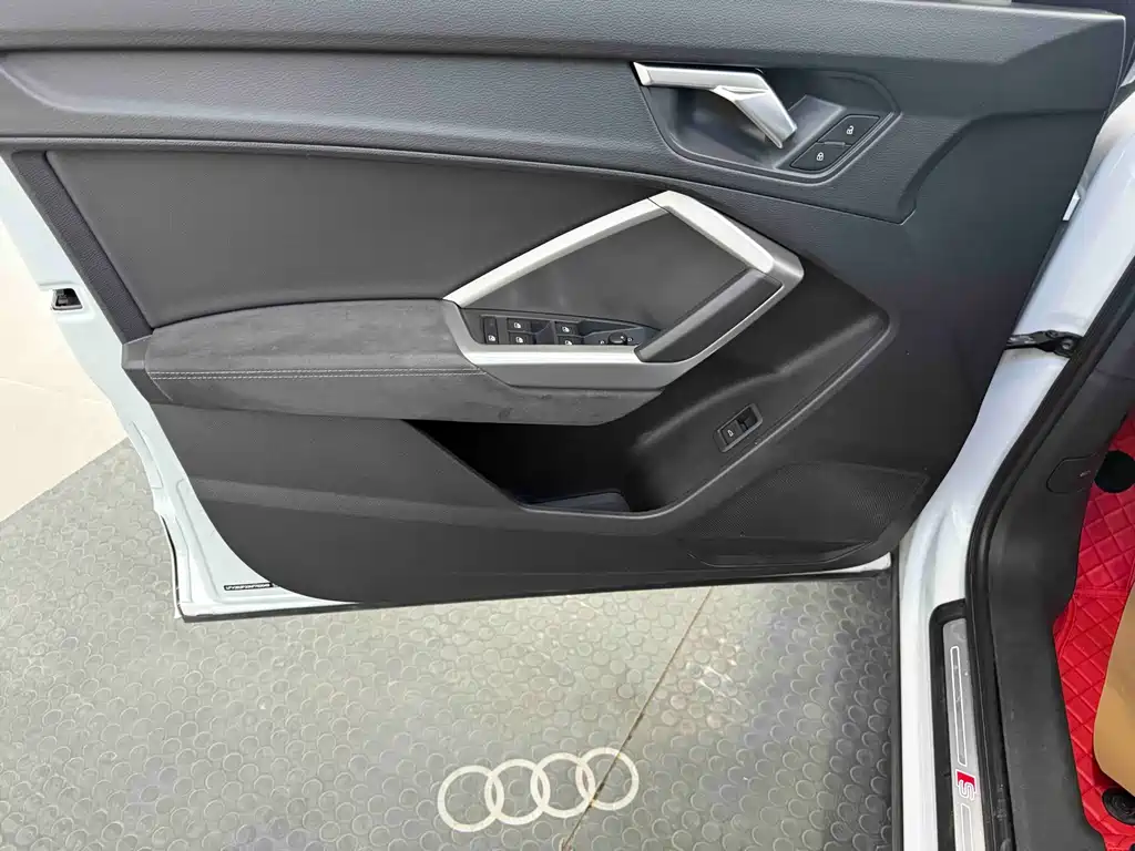 Audi Q3 — миниатюра 10